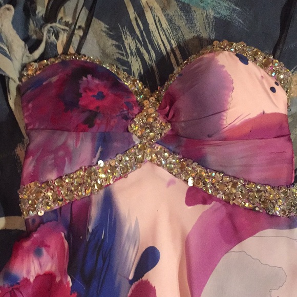 Never wore! Prom dress🌸 - Picture 4 of 8